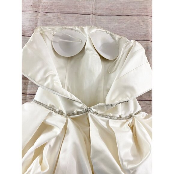 Casablanca Bridal Strapless Embroidered Satin Wedding Dress - Medium - Picture 10 of 15